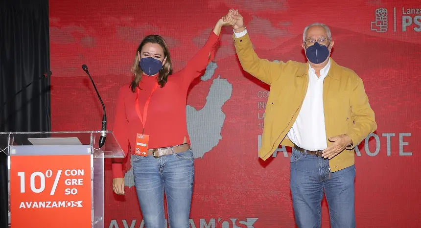 María Dolores Corujo con Marcial Martín en el congreso de este domingo.