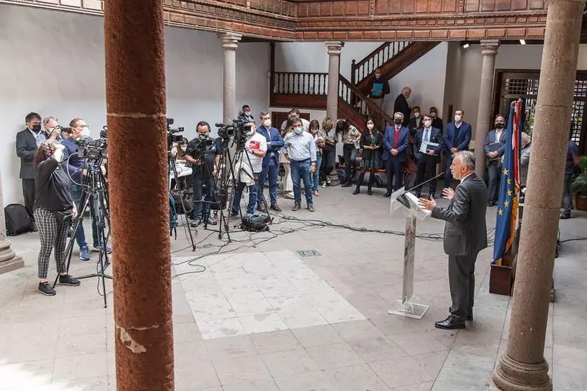 Rueda de prensa del presidente del Gobierno de Canarias.