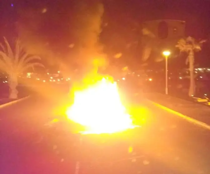 Incendio de contenedores en Matagorda.