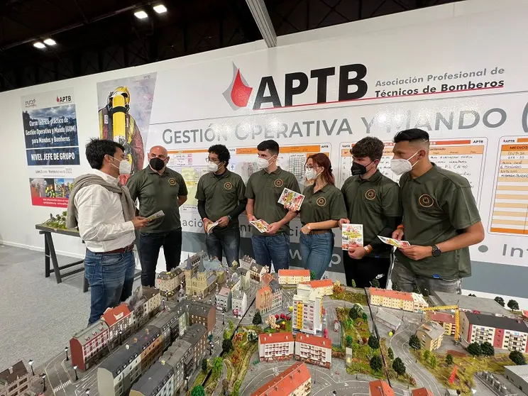 Alumnos del CIFP Zonzamas  junto a Marcos Bergaz