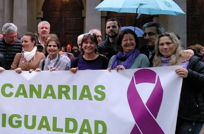 Representantes de Nueva Canarias en la manifestación del 8M.