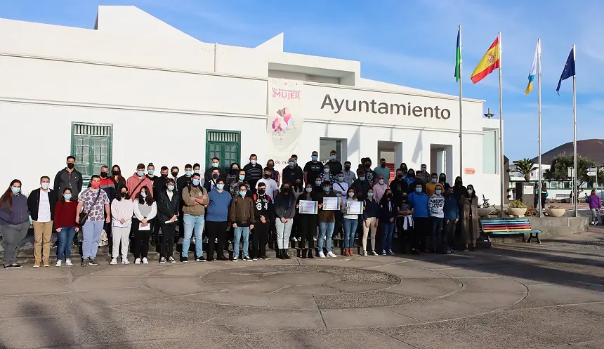 Jovenes desempleados contratados por el Ayuntamiento de Tías.