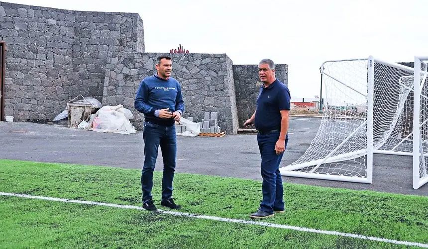 VISITA OBRA CAMPO FÚTBOL COSTA TEGUISE 1