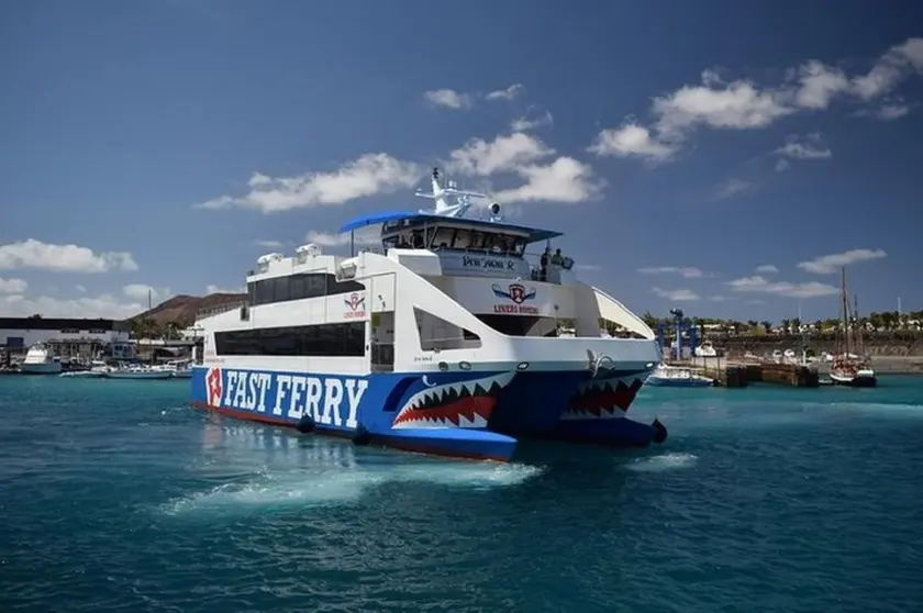 Barco de Líneas Romero.