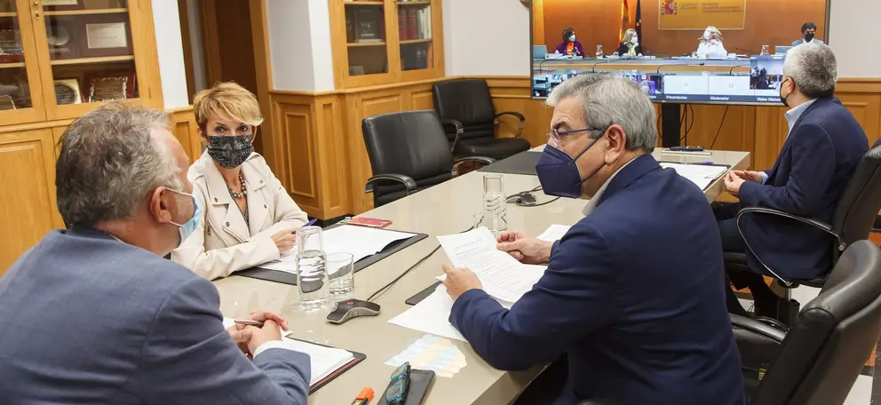 Conferencia de las Comunidades Autónomas con el Gobierno central.
