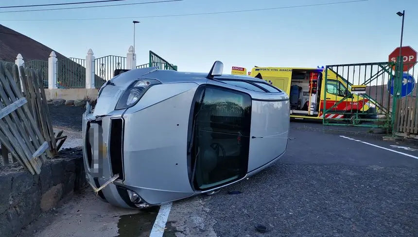 Imagen de cómo quedó el vehículo tras el accidente