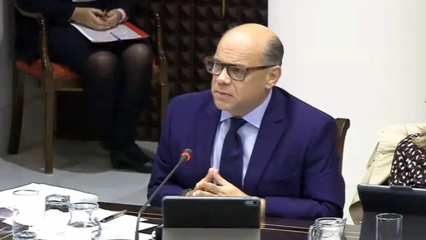 José Miguel Barragán durante una comisión en el Parlamento de Canarias.