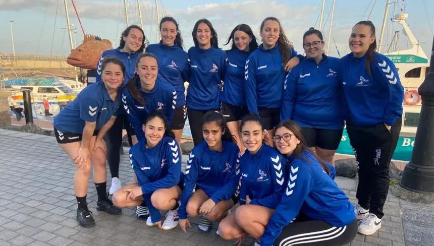 Jugadoras del equipo juvenil del CB Puerto Carmen desplazadas a Fuerteventura.