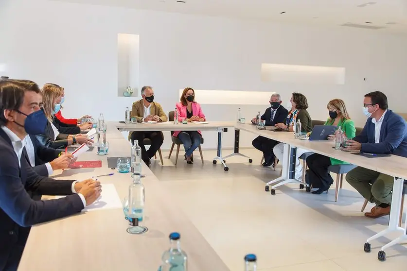 Reunión de Ángel Víctor Torres con el sector empresarial de Lanzarote.