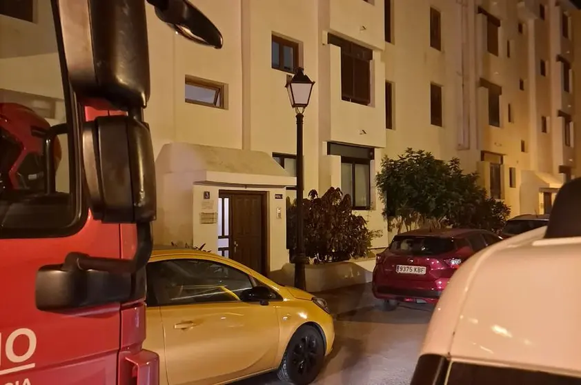 Edificio en el que se produjo el incendio este domingo de madrugada