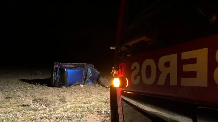 Imagen del coche volcado en Famara.