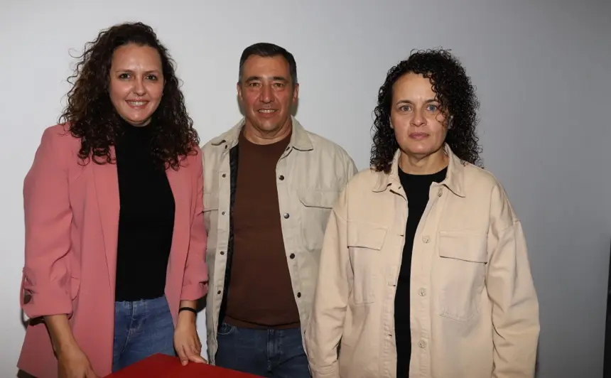 Begoña Hernández junto a los demás representantes del PSOE en Tinajo.