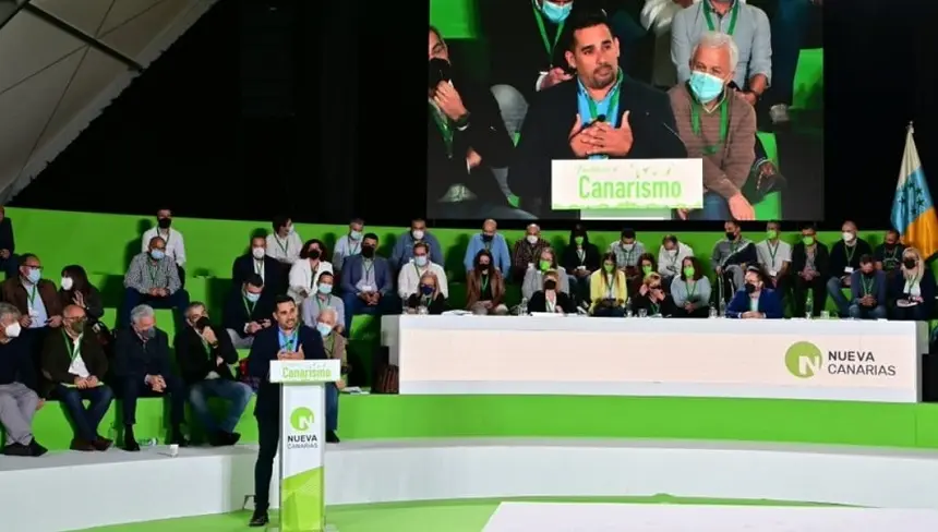 Yoné Caraballo durante su discurso en el congreso de Nueva Canarias celebrado en Gran Canaria.