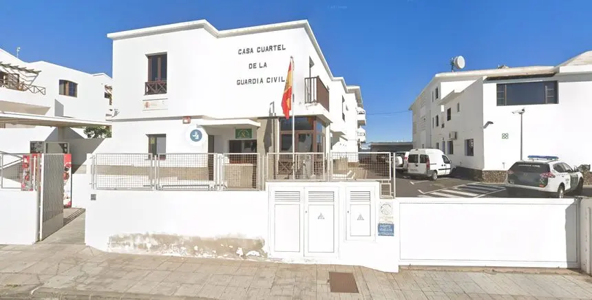 Entrada al cuartel de la Guardia Civil de Puerto del Carmen.