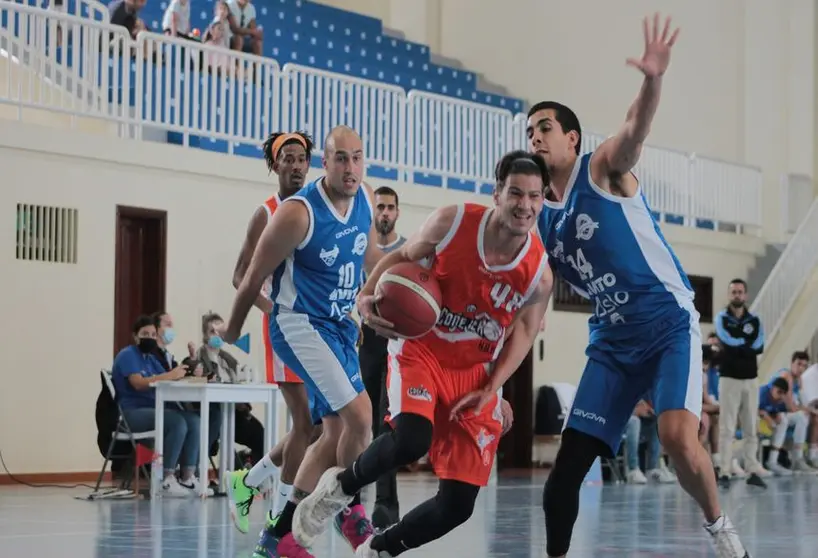 BALONCESTO. ALOE PLUS LANZAROTE CONEJEROS - VITO VALSEQUILLO (3)