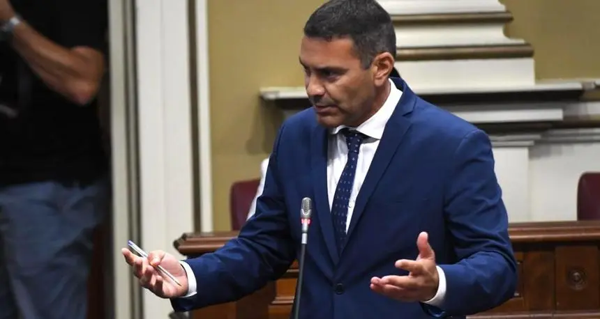 Oswaldo Betancort este martes en el Parlamento autonómico