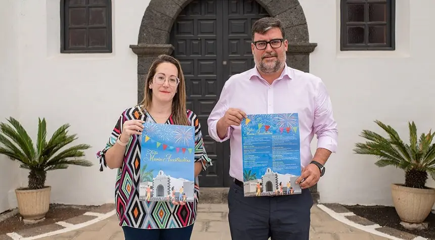 Isidro Pérez y Estefanía Luzardo en la presentación de las fiestas de Montaña Blanca.
