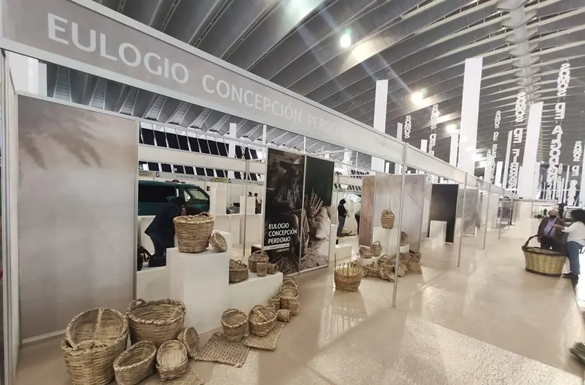 Imagen de cestas artesanales en una edición de la Feria Regional de Artesanía.