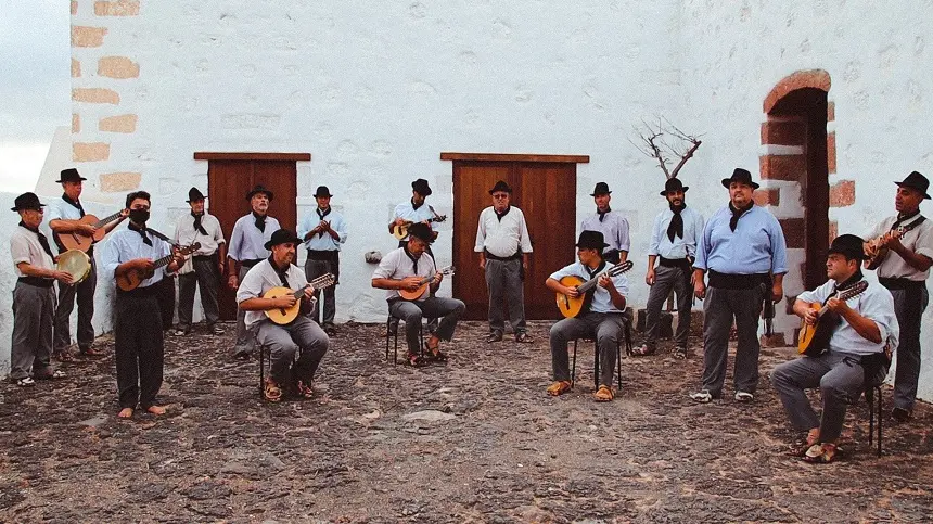 Agrupación Folclórica Los Campesinos.