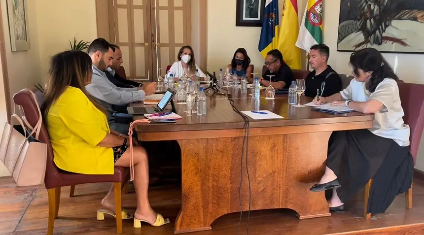 Imagen del Pleno para la aprobación de los presupuestos de Haría 2022.