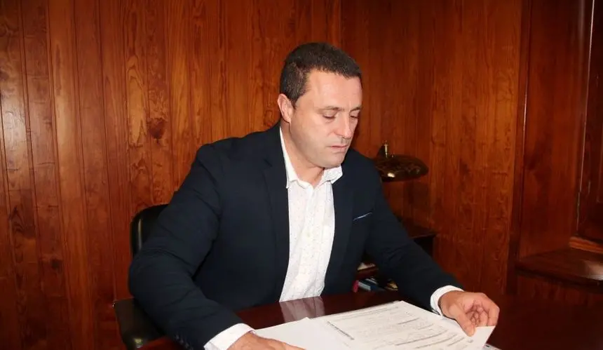 Óscar Noda en su despacho de Yaiza.
