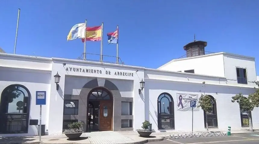 Imagen de la fachada del Ayuntamiento de Arrecife.