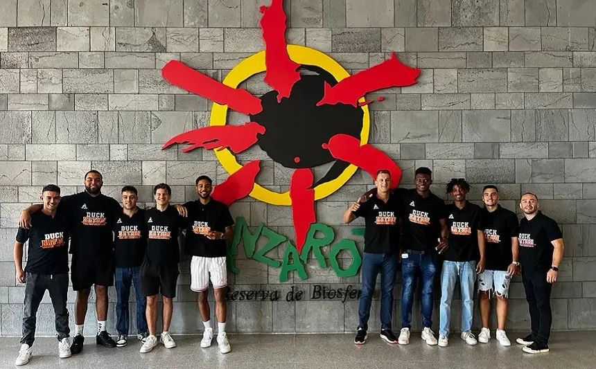 Componentes del Aloe Plus Lanzarote Conejeros desplazados a Los Llanos de Aridane.