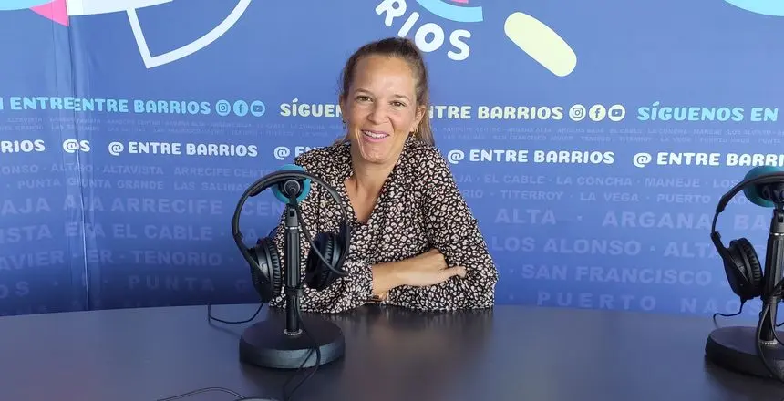 La alcaldesa de Haría en el estudio del programa Entre Barrios.