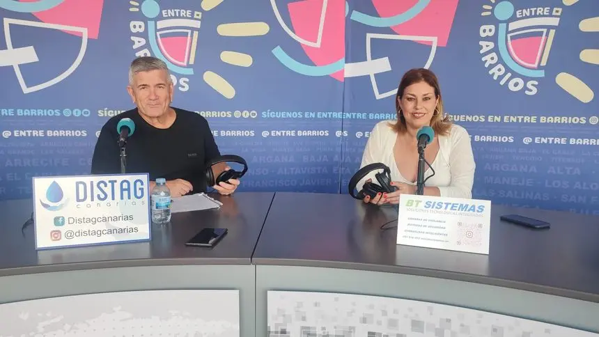 Astrid Pérez y Chalo Frías en el programa especial del Día de Canarias en Crónicas Radio - Cadena Cope.