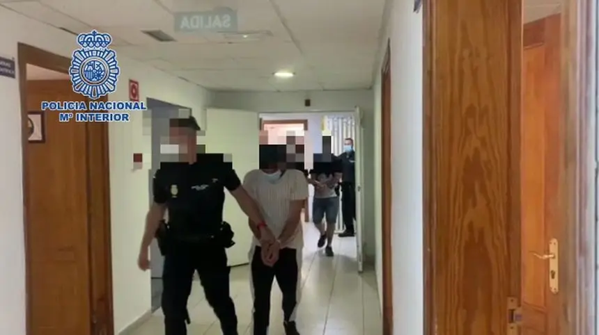 Detenidos por el incendio de dos coches en Arrecife.