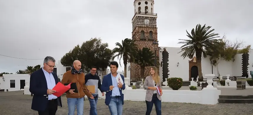 Marcos Bergaz junto a Jenifer Galán en Teguise.