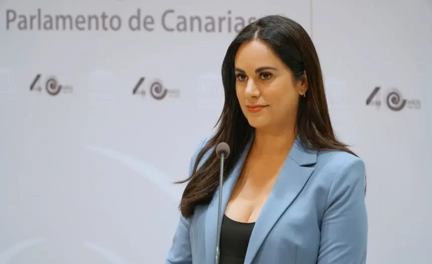 Vidina Espino en el Parlamento autonómico.