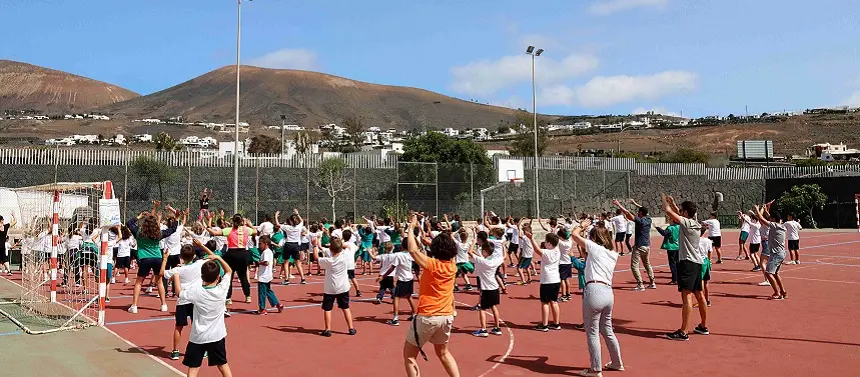 Niños disfrutando de una de las clases de zumba.
