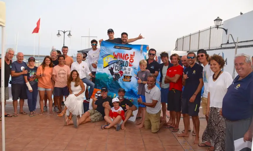 Imagen del grupo de la familia de la vela en el Real Club Náutico de Arrecife