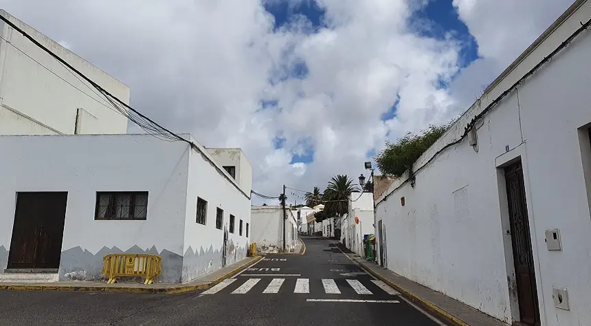 Imagen de una de las calles de Haría.