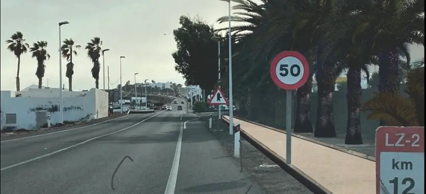 Imagen de como quedaría la acera en la carretera de Mácher.