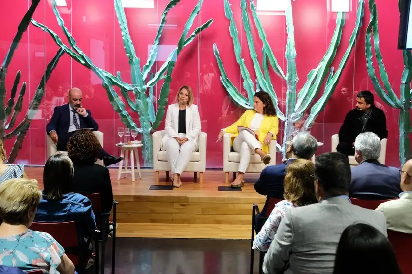 Momento del Foro de debate ‘Renta ciudadana: hacia una Canarias más justa’.