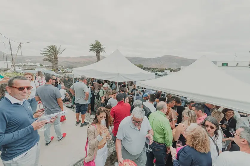 Imagen de los asistentes a la feria de vinos para Vinofilos.