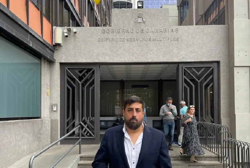 David Rocio en su visita al consejero de Obras Publicas.