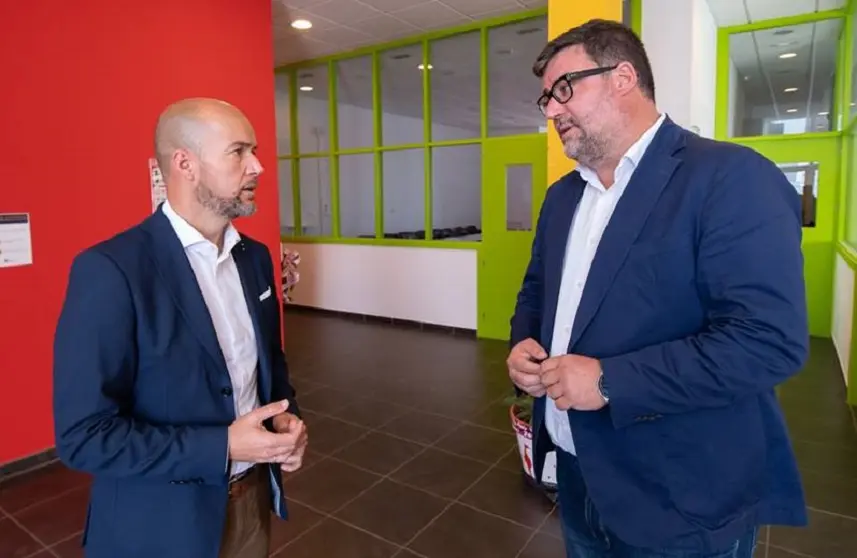 Raúl de León junto a Isidro Pérez.