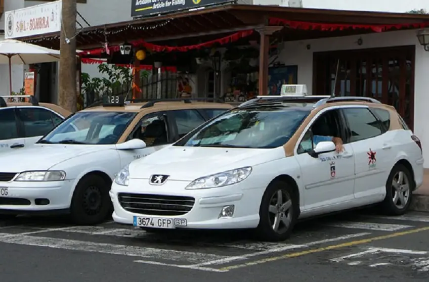 Imagen de archivo de taxis de Tías.