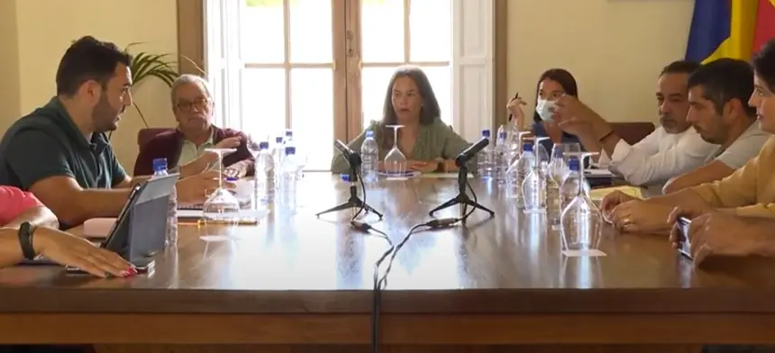 Imagen del último pleno celebrado en Haría. 