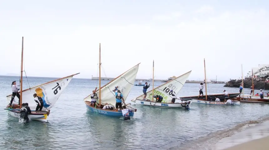 Regata con salida en la Playa de Playa Blanca