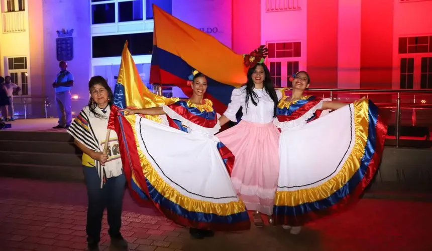 Iluminacion del Cabildo por el dia de Colombia (3)
