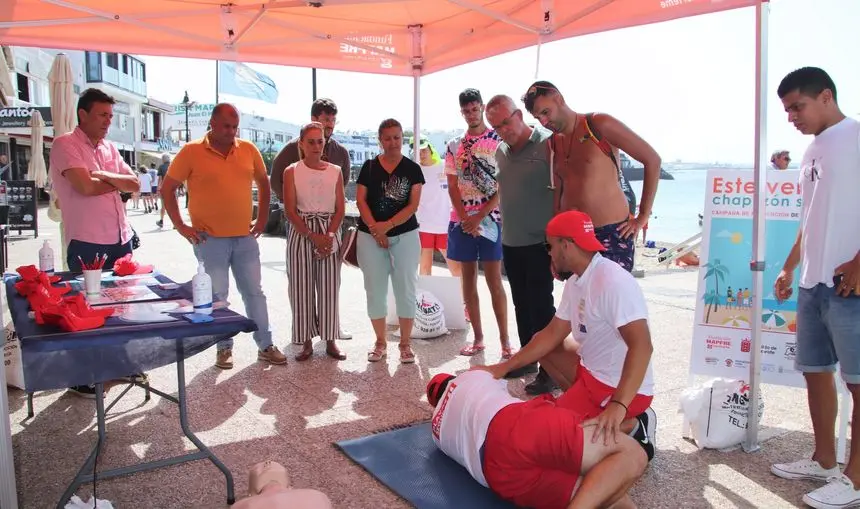 En la playa de Playa Blanca