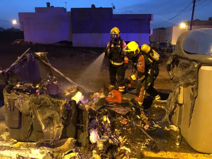 Incendio provocado este lunes de madrugada en Arrecife.