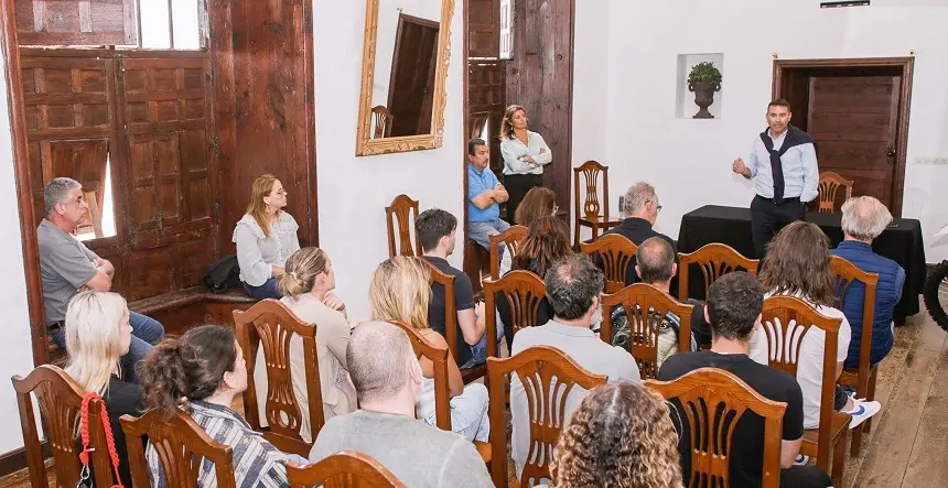 REUNIÓN CON EMPRESARIOS TEGUISE 1