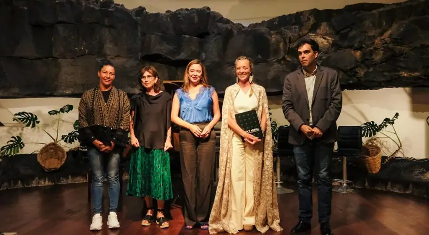 Itxaso Elorduy junto a Alberto Aguiar, Myriam Barros y María Dolores Corujo.