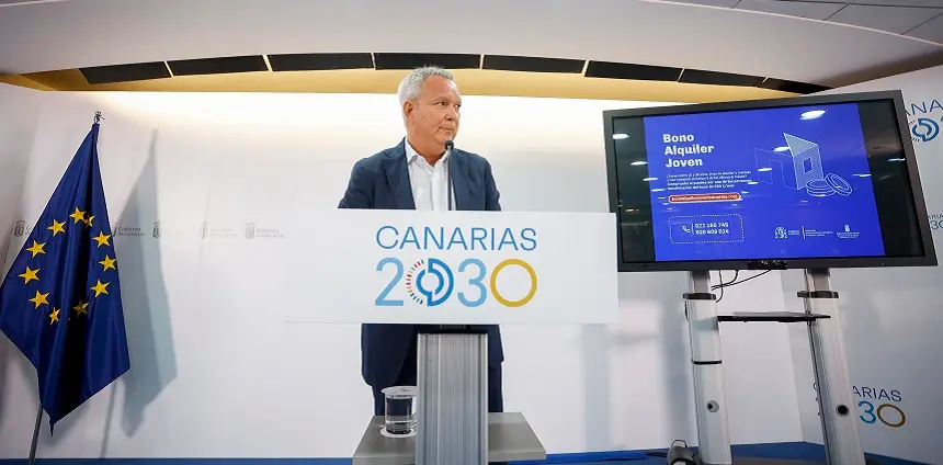 Sebastían Franquis presentando el Bono de Alquiler Joven.