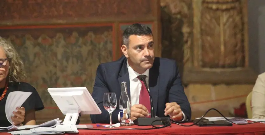 Oswaldo Betancort en el pleno de Teguise.